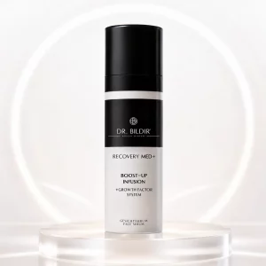 Dr. Bildir Recovery MED+ Boost-Up Infusion Gesichtsserum vor hellem Lichtring